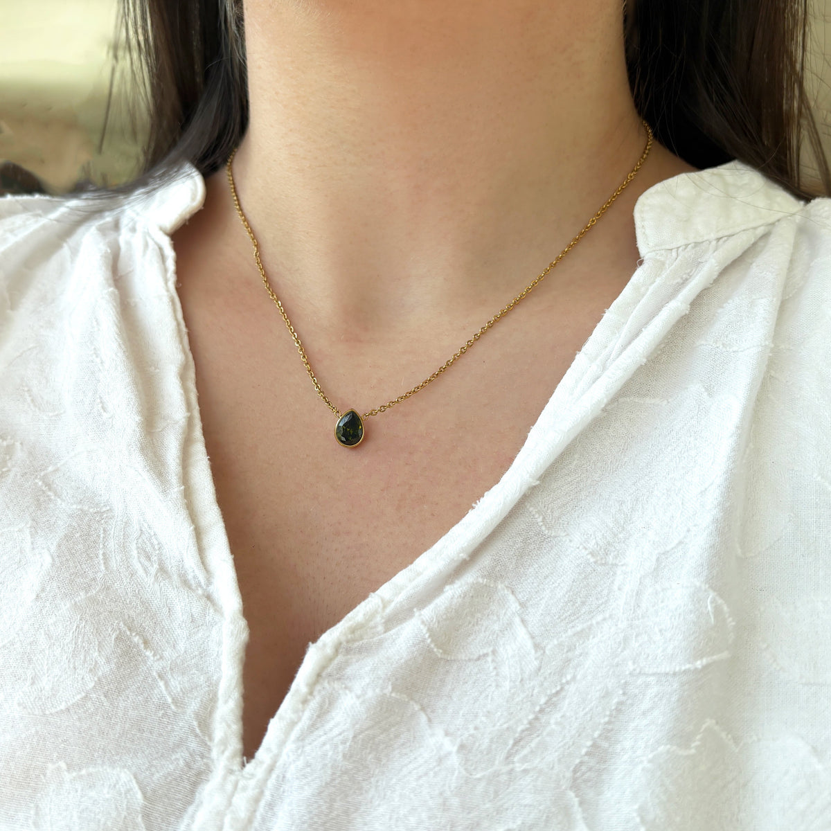 Collar gota verde